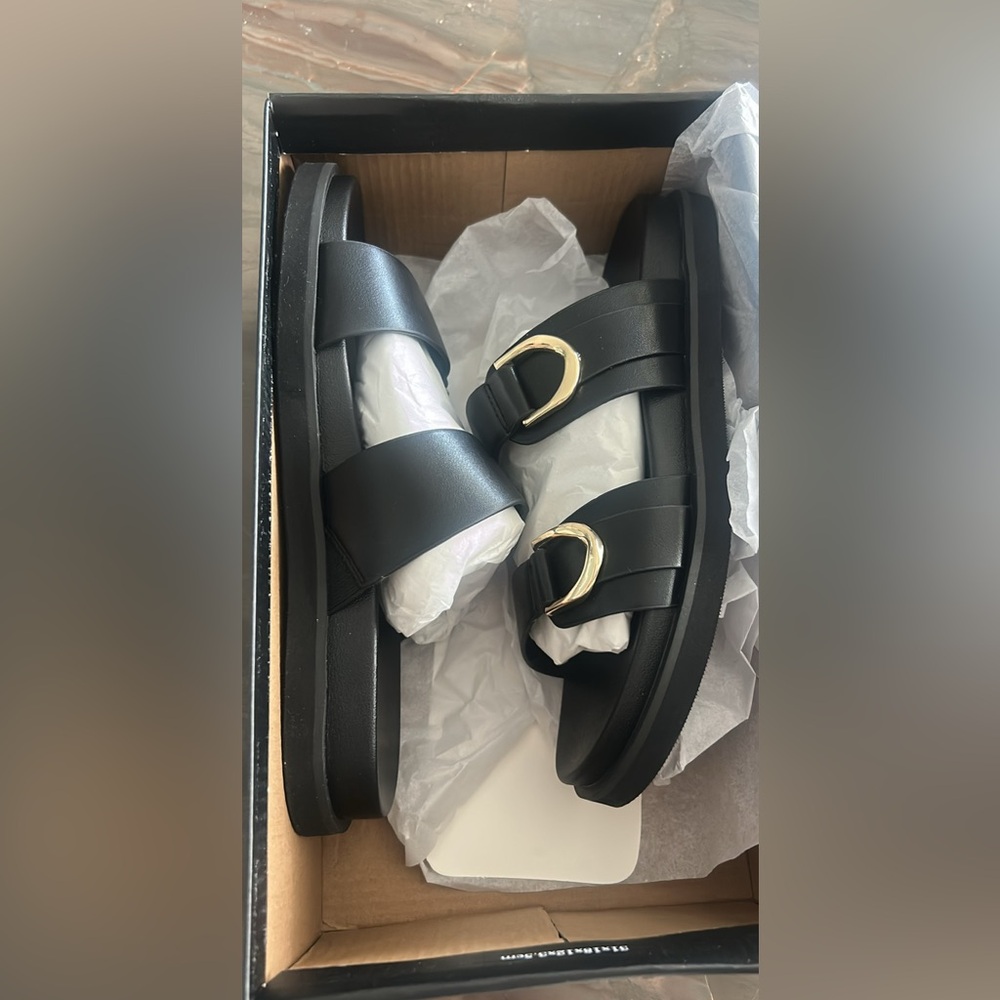 New in Box - Abercrombie Hardware Footbed Slides